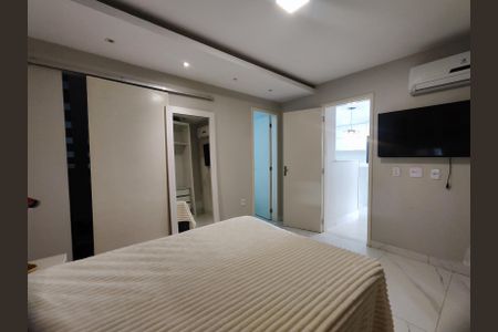 Suíte 1 de casa de condomínio para alugar com 2 quartos, 100m² em Recreio dos Bandeirantes, Rio de Janeiro