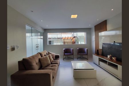 Sala de casa de condomínio para alugar com 2 quartos, 100m² em Recreio dos Bandeirantes, Rio de Janeiro