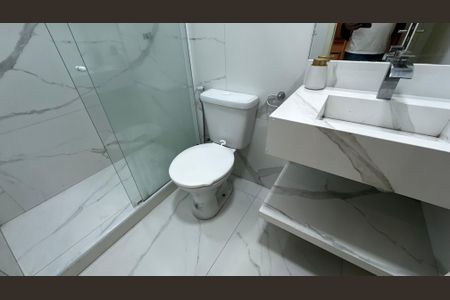 Casa para alugar com 100m², 2 quartos e 1 vaga Casa para alugar com 100m², 2 quartos e 1 vagaBanheiro da Suíte 2
