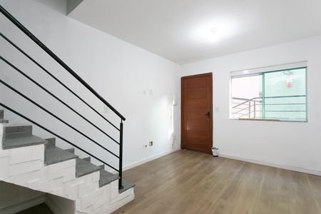 Sala de casa de condomínio para alugar com 2 quartos, 56m² em Vila Curuçá Velha, São Paulo