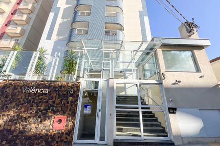Apartamento à venda com 87m², 3 quartos e 2 vagasFachada + plaquinha