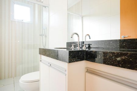 Apartamento à venda com 87m², 3 quartos e 2 vagasBanheiro da suíte