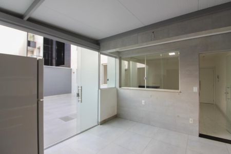 Apartamento à venda com 120m², 2 quartos e 2 vagasCozinha e Área de Serviço
