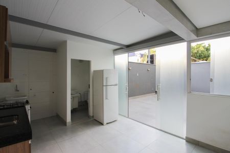 Apartamento à venda com 120m², 2 quartos e 2 vagasCozinha e Área de Serviço