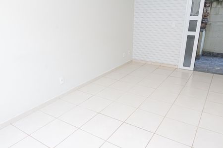 Casa de condomínio para alugar com 45m², 2 quartos e 1 vagaSala