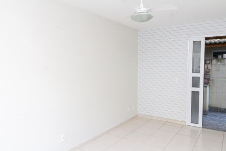 Casa de condomínio para alugar com 45m², 2 quartos e 1 vagaSala