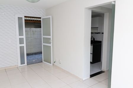 Casa de condomínio para alugar com 45m², 2 quartos e 1 vagaSala