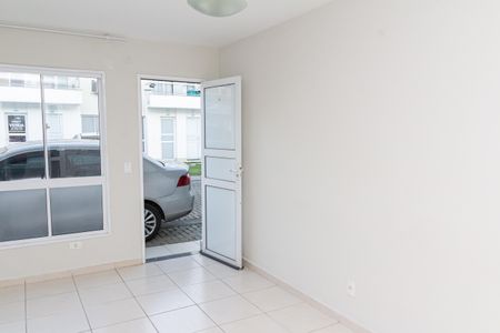 Casa de condomínio para alugar com 45m², 2 quartos e 1 vagaSala