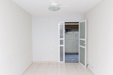 Casa de condomínio para alugar com 45m², 2 quartos e 1 vagaSala