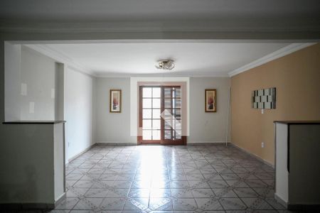 Casa para alugar com 4 quartos, 300m² em Vila Santo Estefano, São Paulo