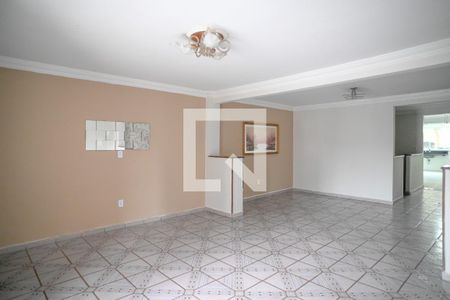 Casa para alugar com 4 quartos, 300m² em Vila Santo Estefano, São Paulo