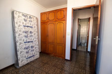 Quarto 1 de apartamento para alugar com 2 quartos, 72m² em Cristo Rei, Curitiba