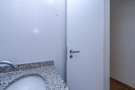 Apartamento para alugar com 67m², 2 quartos e 1 vaga Apartamento para alugar com 67m², 2 quartos e 1 vagaBanheiro social