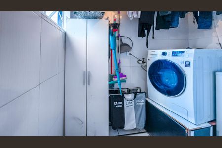 Apartamento à venda com 60m², 2 quartos e 1 vagaÁrea de Serviço