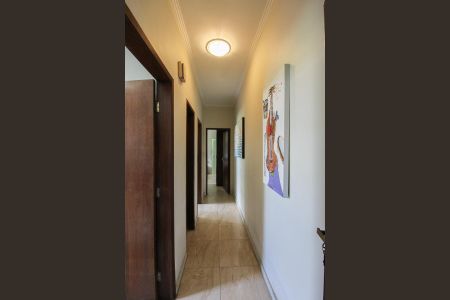 Casa à venda com 150m², 3 quartos e 2 vagasCorredor