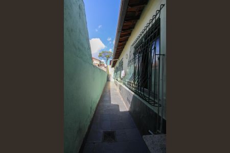 Casa à venda com 150m², 3 quartos e 2 vagasCorredor lateral