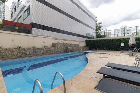 Apartamento à venda com 49m², 2 quartos e 1 vaga Apartamento à venda com 49m², 2 quartos e 1 vagaPiscina