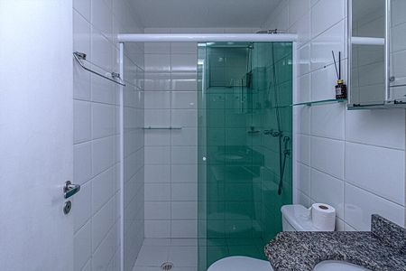 Apartamento à venda com 64m², 3 quartos e 1 vagabanheiro social_2