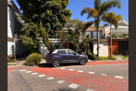 Casa de condomínio à venda com 340m², 4 quartos e 3 vagasFachada