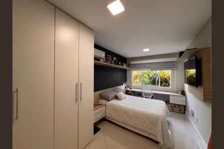 Casa de condomínio à venda com 340m², 4 quartos e 3 vagasSuíte 2
