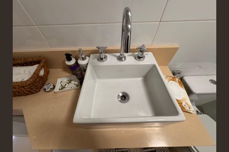 Casa de condomínio à venda com 340m², 4 quartos e 3 vagasBanheiro Social