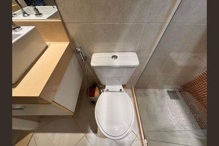 Casa de condomínio à venda com 340m², 4 quartos e 3 vagasSuíte 1 - Banheiro