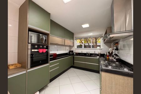 Casa de condomínio à venda com 340m², 4 quartos e 3 vagasCozinha