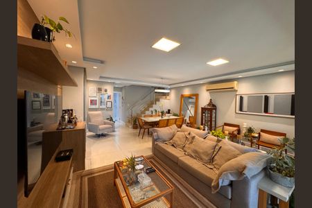 Sala de casa de condomínio à venda com 3 quartos, 300m² em Recreio dos Bandeirantes, Rio de Janeiro