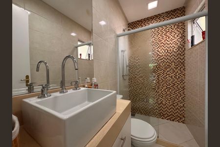 Casa de condomínio à venda com 340m², 4 quartos e 3 vagasSuíte 2 - Banheiro