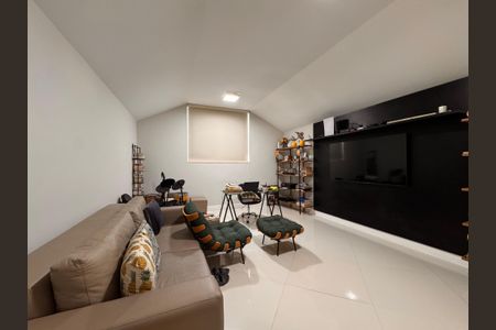 Casa de condomínio à venda com 340m², 4 quartos e 3 vagasSala de TV