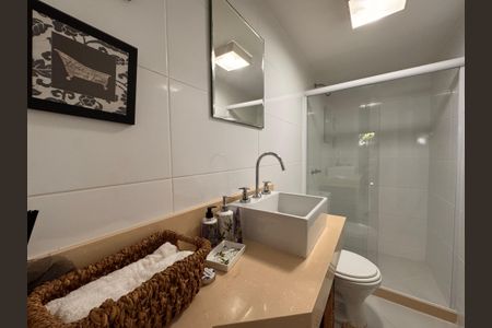 Casa de condomínio à venda com 340m², 4 quartos e 3 vagasBanheiro Social