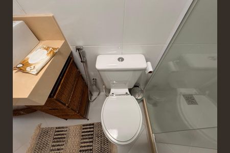 Casa de condomínio à venda com 340m², 4 quartos e 3 vagasBanheiro Social