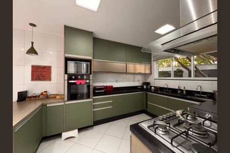 Casa de condomínio à venda com 340m², 4 quartos e 3 vagasCozinha