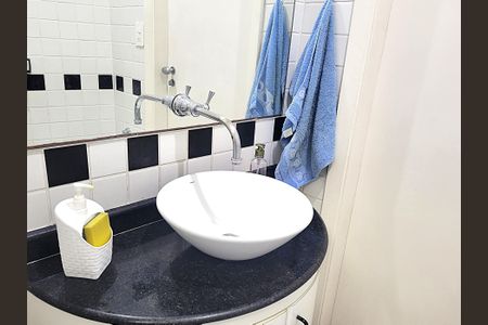 Apartamento à venda com 57m², 2 quartos e sem vaga Apartamento à venda com 57m², 2 quartos e sem vagaBanheiro
