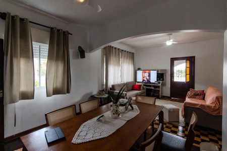 Casa para alugar com 400m², 3 quartos e 3 vagas Casa para alugar com 400m², 3 quartos e 3 vagasSala