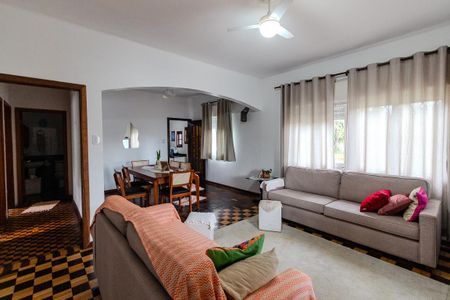Casa para alugar com 400m², 3 quartos e 3 vagas Casa para alugar com 400m², 3 quartos e 3 vagasSala