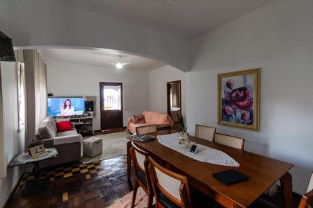 Sala de casa à venda com 3 quartos, 400m² em Camaquã, Porto Alegre