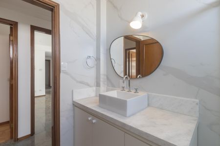 Apartamento à venda com 97m², 2 quartos e 1 vagaBanheiro Corredor