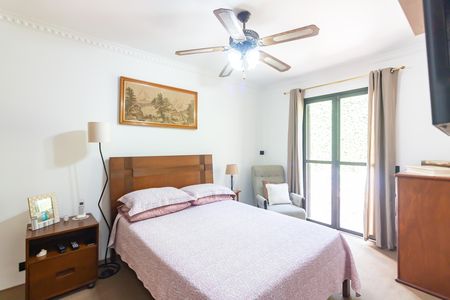 Casa à venda com 446m², 4 quartos e 3 vagas Casa à venda com 446m², 4 quartos e 3 vagasSuíte
