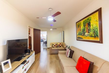 Casa à venda com 446m², 4 quartos e 3 vagas Casa à venda com 446m², 4 quartos e 3 vagasSala