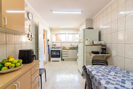 Casa à venda com 446m², 4 quartos e 3 vagas Casa à venda com 446m², 4 quartos e 3 vagasCozinha