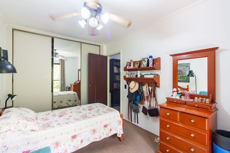 Casa à venda com 446m², 4 quartos e 3 vagas Casa à venda com 446m², 4 quartos e 3 vagasQuarto 1