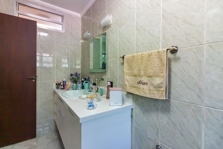 Casa à venda com 446m², 4 quartos e 3 vagas Casa à venda com 446m², 4 quartos e 3 vagasBanheiro 2