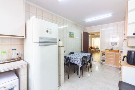 Casa à venda com 446m², 4 quartos e 3 vagas Casa à venda com 446m², 4 quartos e 3 vagasCozinha