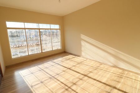 Sala de casa para alugar com 2 quartos, 180m² em Cipava, Osasco