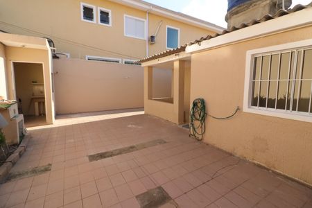 Casa para alugar com 180m², 2 quartos e 1 vagaQuintal