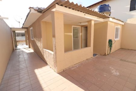 Casa para alugar com 180m², 2 quartos e 1 vagaQuintal