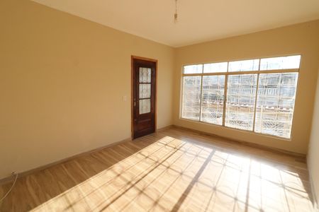 Sala de casa para alugar com 2 quartos, 180m² em Cipava, Osasco