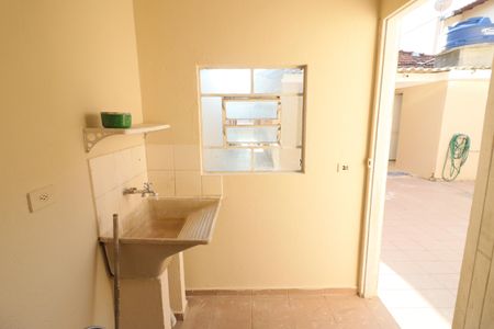 Casa para alugar com 180m², 2 quartos e 1 vagaÁrea de Serviço