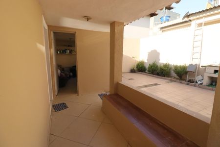 Casa para alugar com 180m², 2 quartos e 1 vagaQuintal